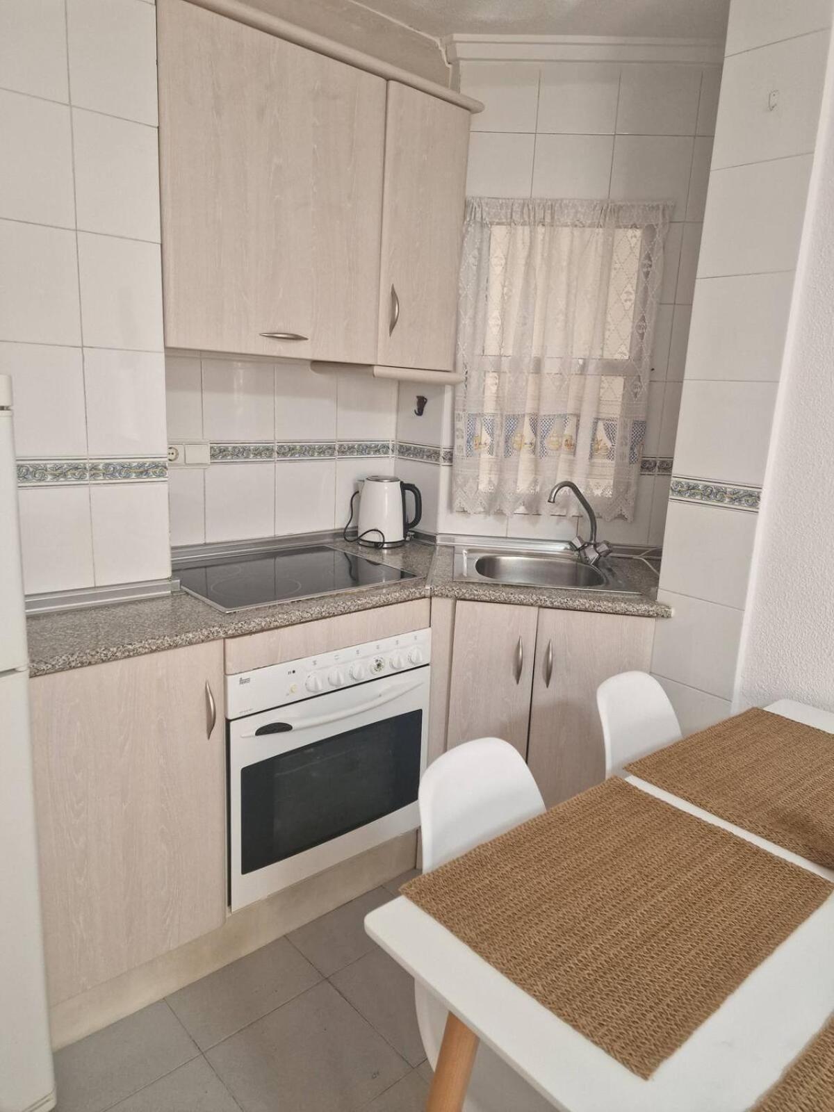 Almudena Apartments Торрев'єха Екстер'єр фото